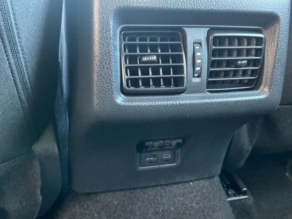 Used 2025 Toyota Camry LE image 19