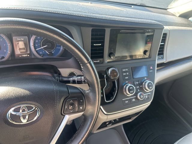 Used 2017 Toyota Sienna XLE w/ XLE Navigation Package FWD image 5