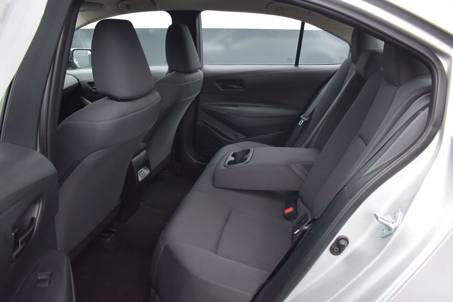 Used 2025 Toyota Corolla LE FWD image 12