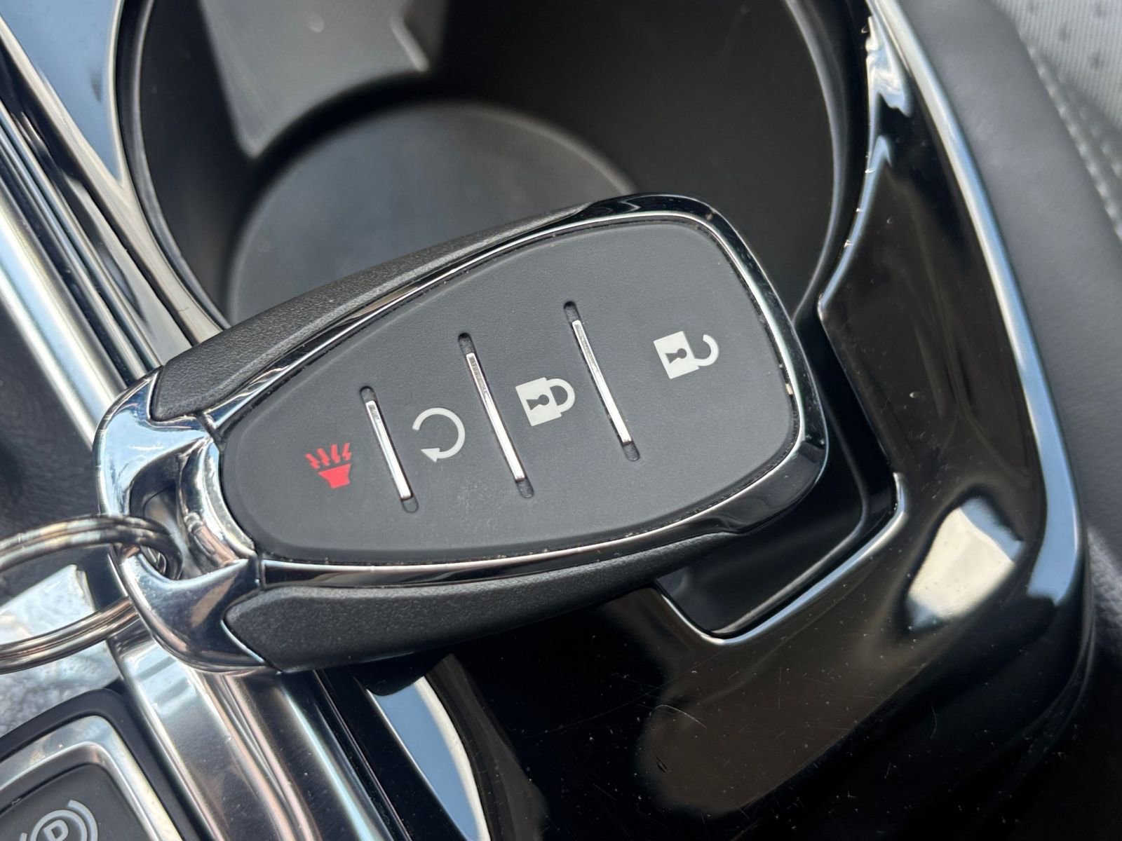 Used 2025 Chevrolet Trax LT FWD image 25