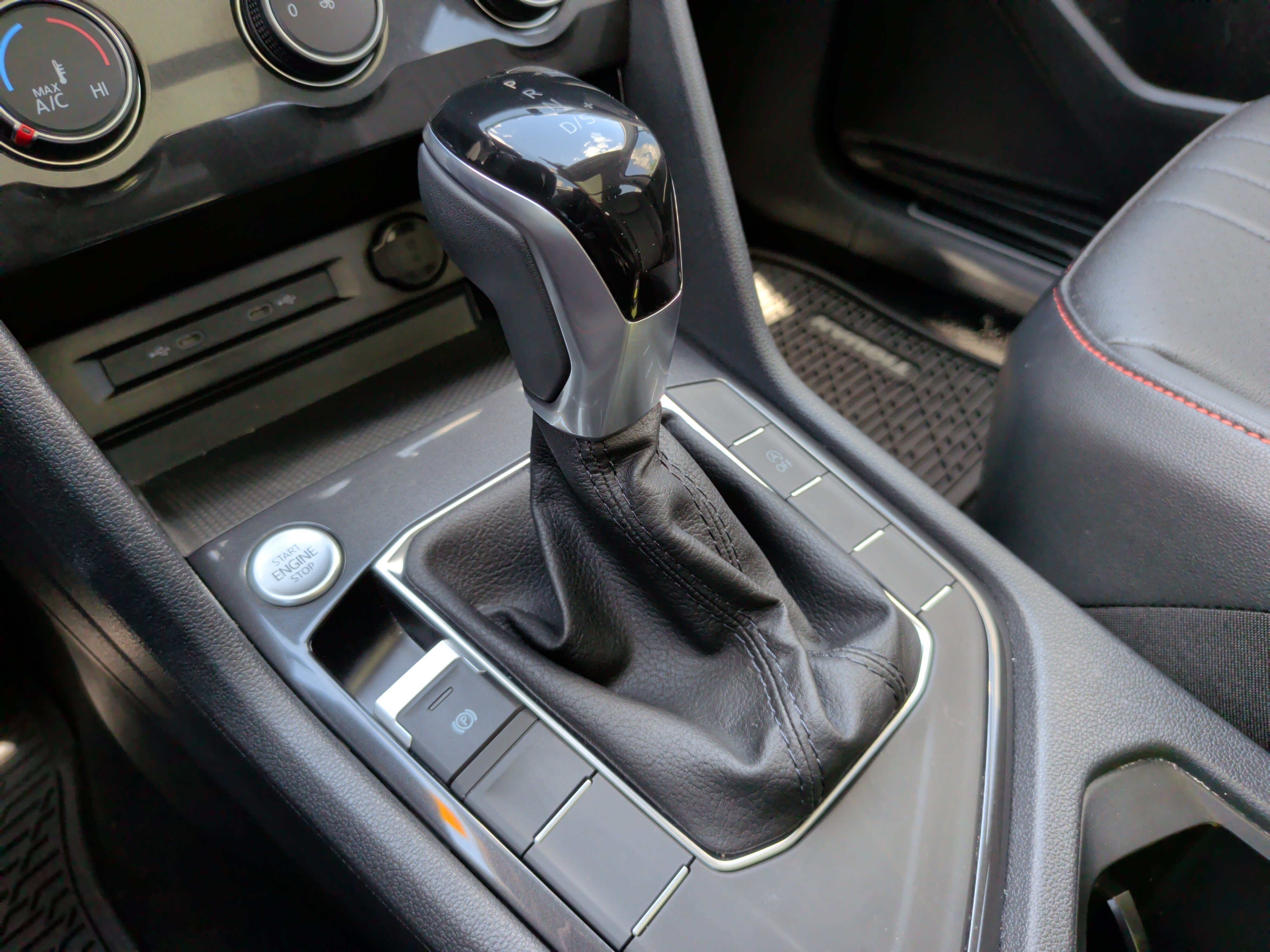Used 2024 Volkswagen Tiguan Wolfsburg Edition FWD image 19
