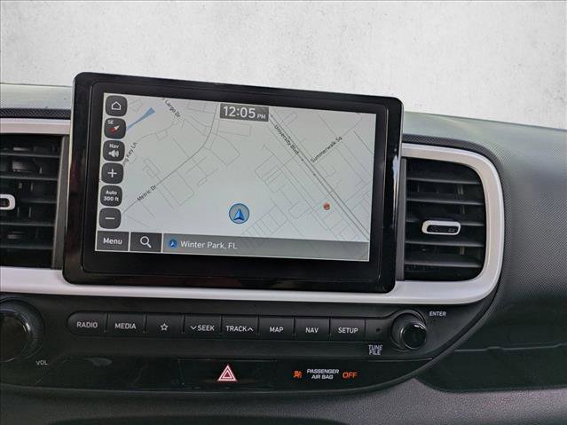 Used 2022 Hyundai Venue Limited image 14