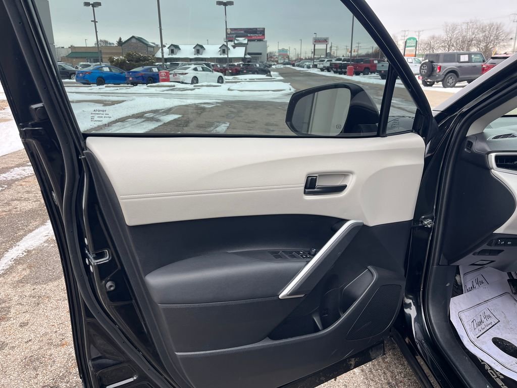 Certified 2024 Toyota Corolla Cross L image 11