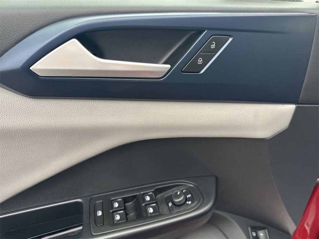 Used 2022 Volkswagen Taos SE w/ Panoramic Sunroof Package image 15