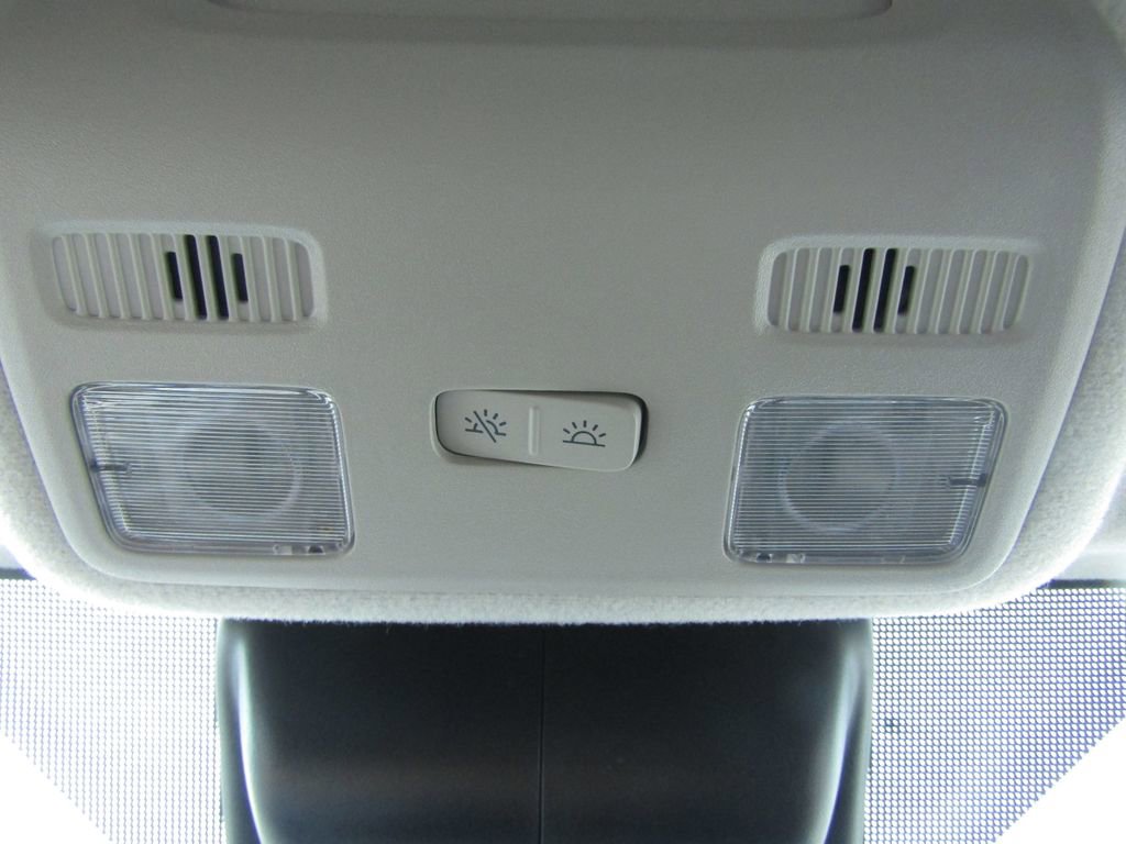 Used 2024 Ford E-Transit 148 Medium Roof image 32