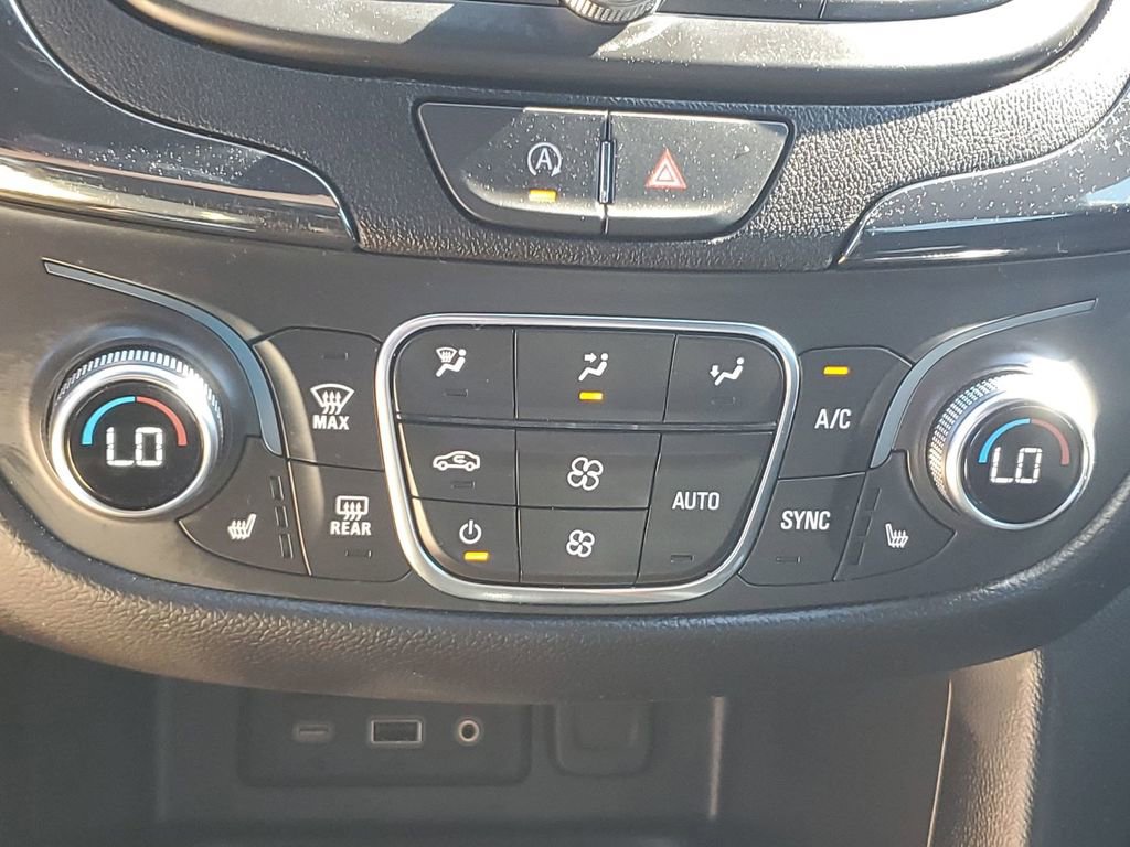 Used 2023 Chevrolet Equinox RS image 33