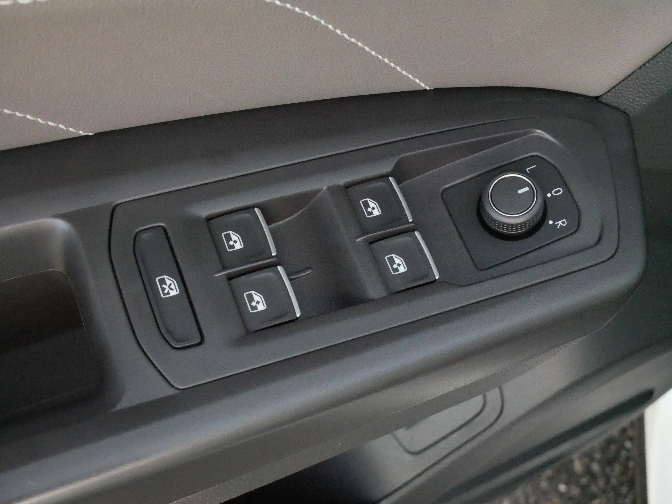 Used 2023 Volkswagen Atlas Cross Sport SEL R-Line image 19