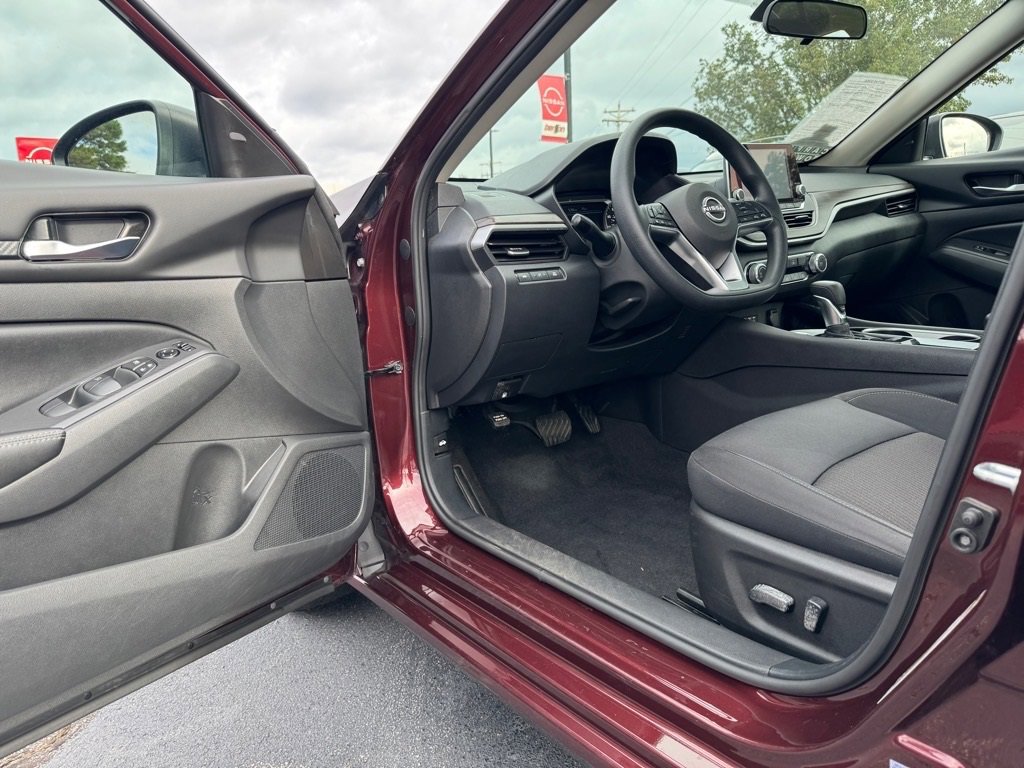 Certified 2024 Nissan Altima 2.5 SV image 13