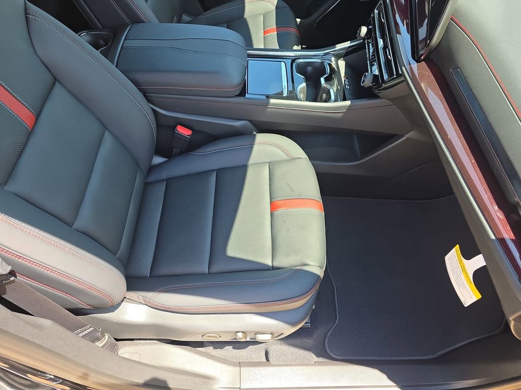 New 2026 Chevrolet Traverse RS FWD image 10