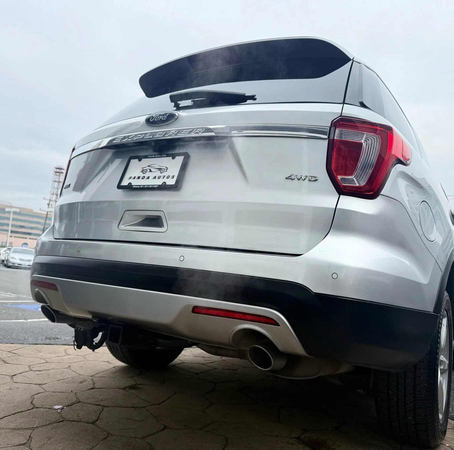 Used 2016 Ford Explorer XLT image 51