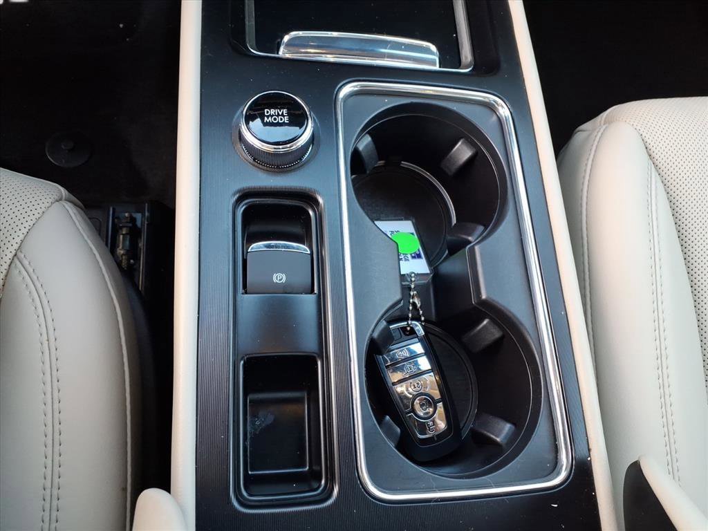 Used 2025 Lincoln Corsair Grand Touring w/ Equipment Group 302A image 19