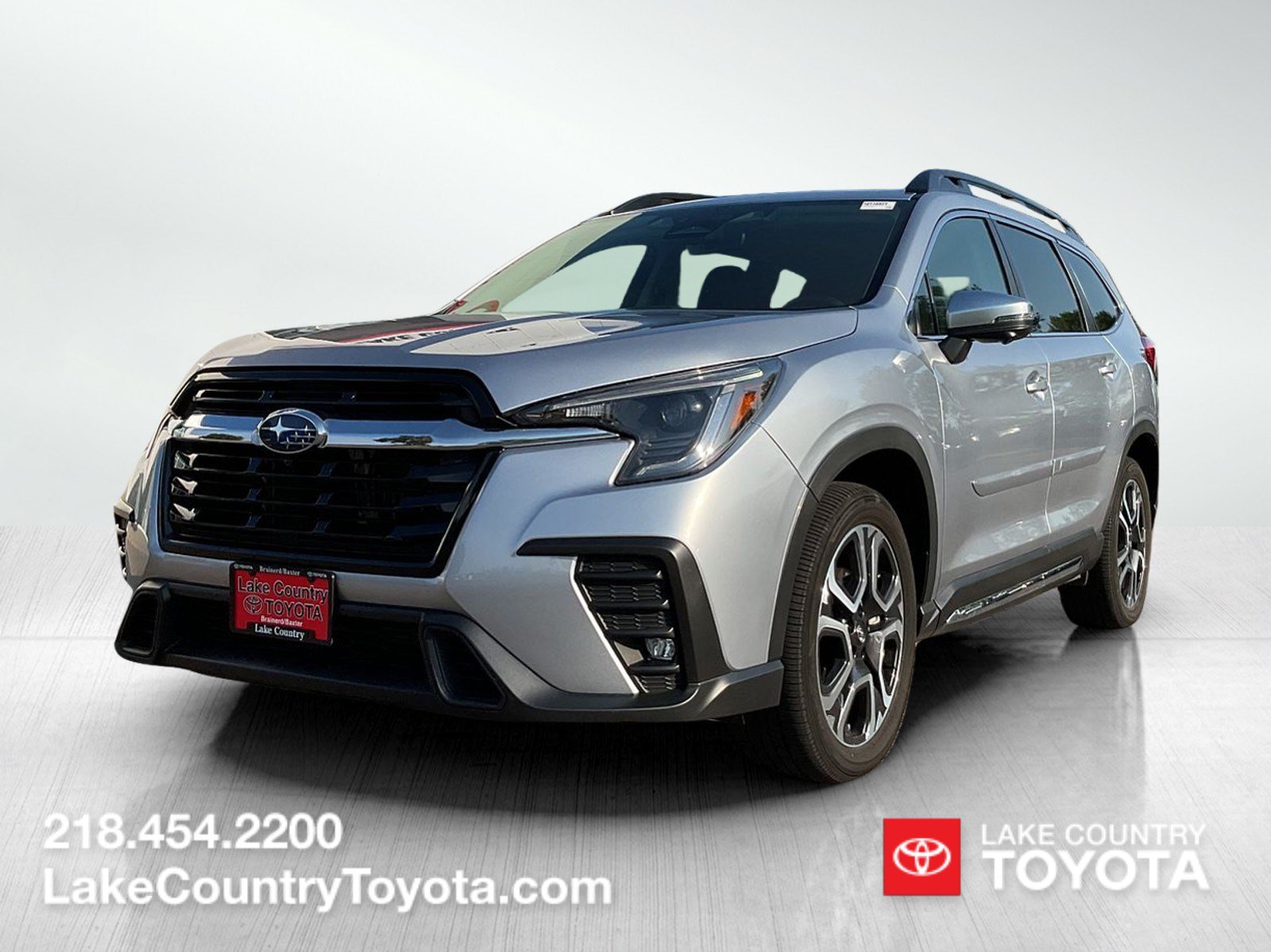 Used 2023 Subaru Ascent Limited w/ Technology Package AWD/4WD image 1