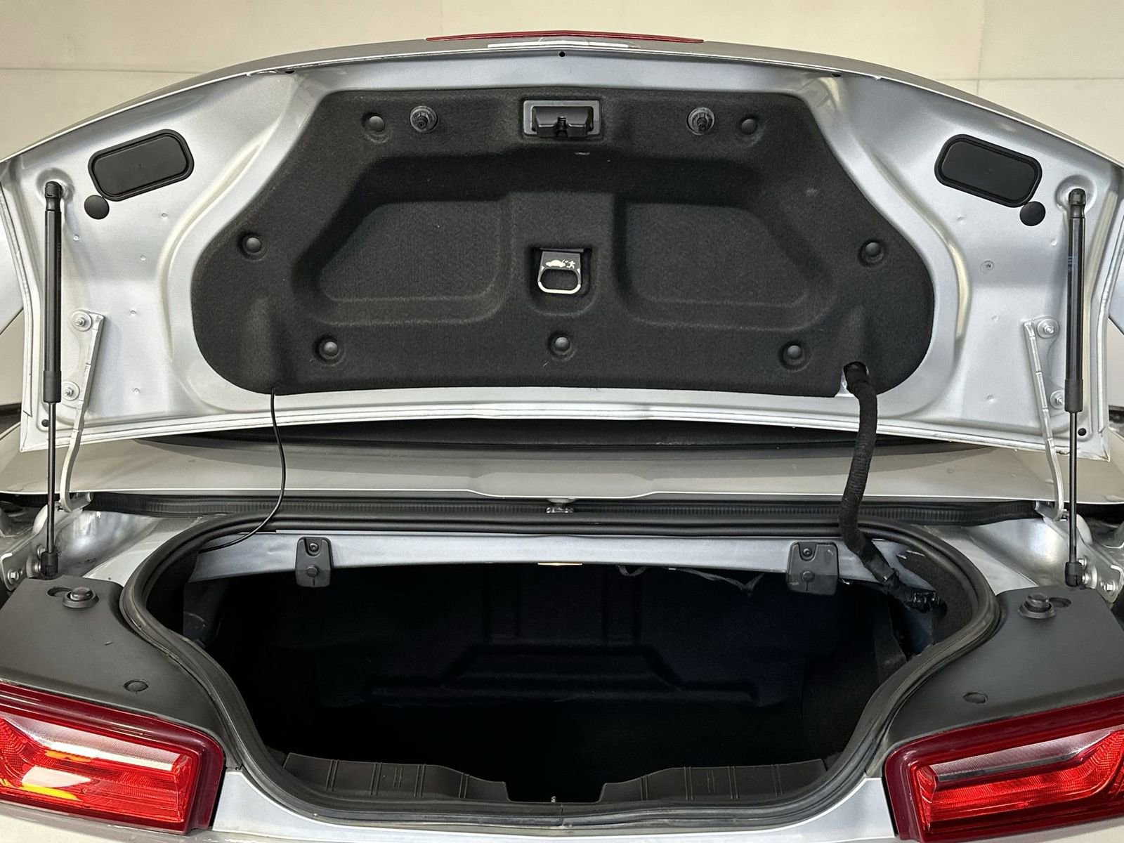 Used 2018 Chevrolet Camaro LT image 23