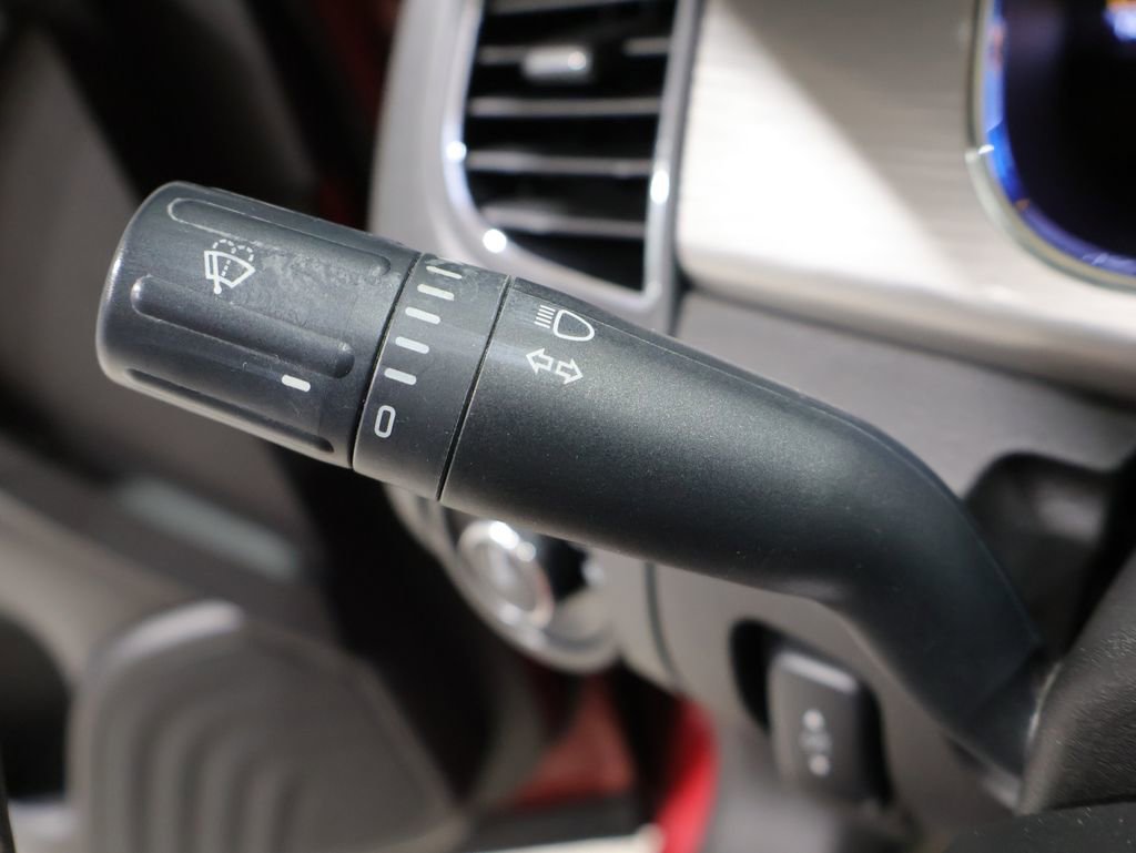 Used 2014 Ford Taurus SEL w/ Equipment Group 201A FWD image 39