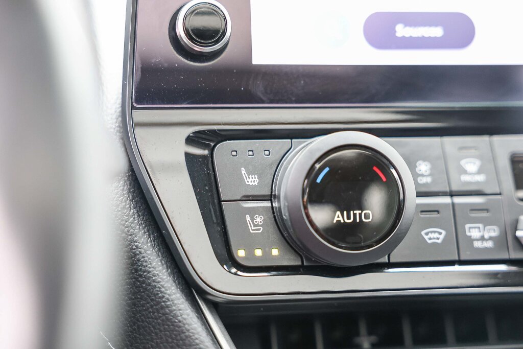 Certified 2024 Toyota Grand Highlander AWD image 18