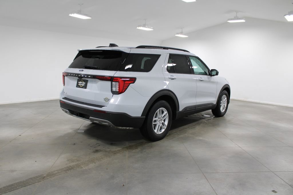 New 2026 Ford Explorer Active w/ Active Comfort Package image 8