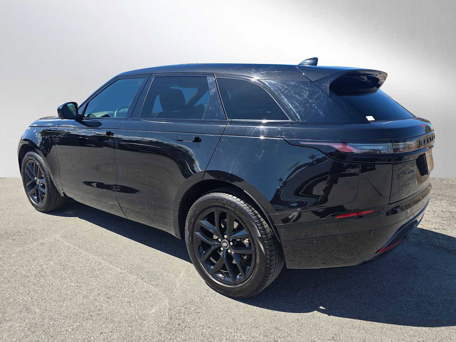 Used 2026 Land Rover Range Rover Velar Dynamic SE AWD/4WD image 3