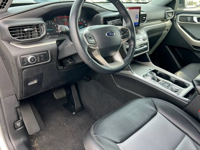 Certified 2023 Ford Explorer XLT w/ Equipment Group 202A AWD/4WD image 18