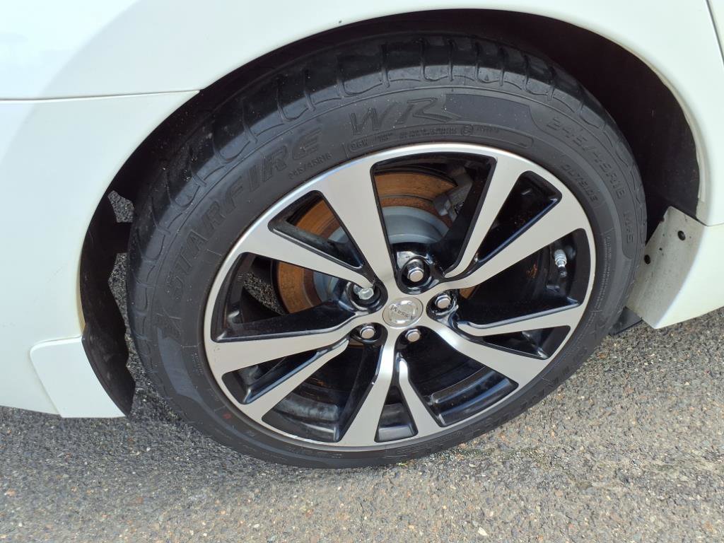 Used 2018 Nissan Maxima Platinum image 7