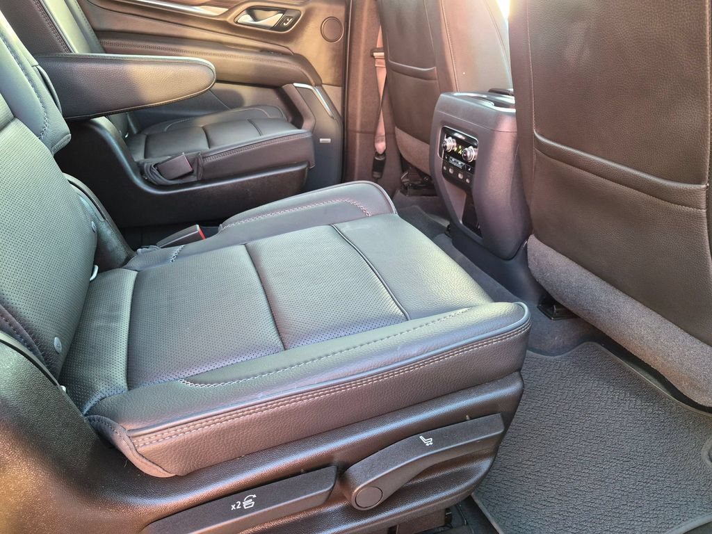Used 2021 GMC Yukon XL Denali w/ Denali Premium Package AWD/4WD image 27