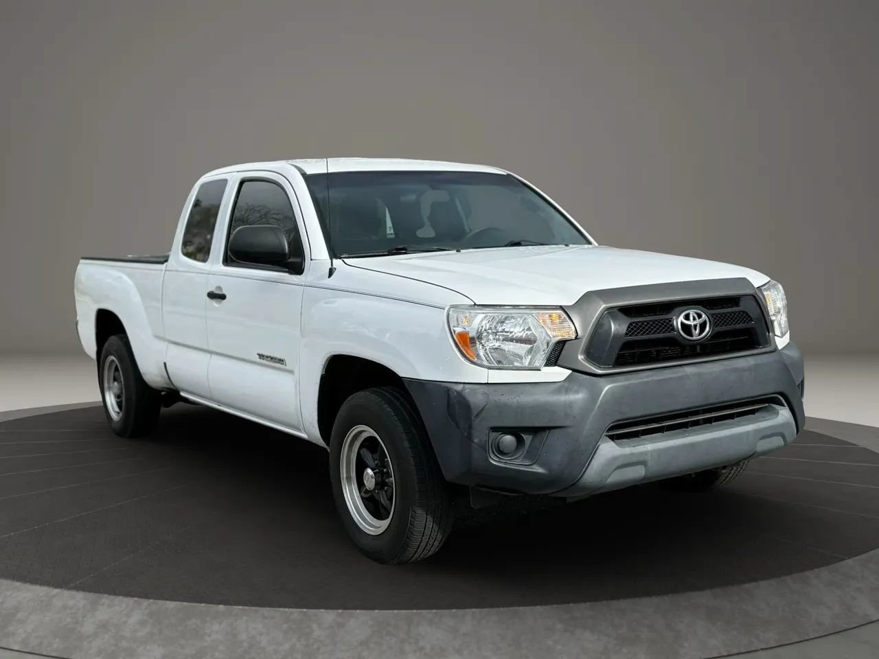 Used 2015 Toyota Tacoma 2WD Access Cab w/ Convenience Package image 3
