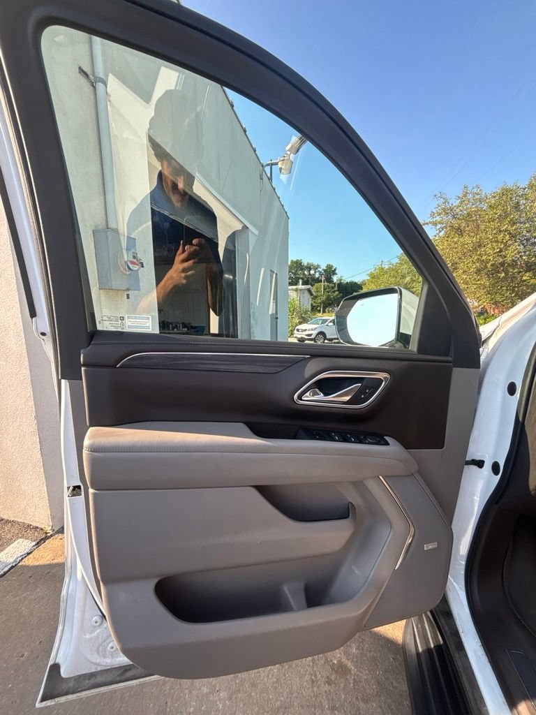 Used 2021 GMC Yukon XL SLT w/ Rear Media and Nav Package AWD/4WD image 11