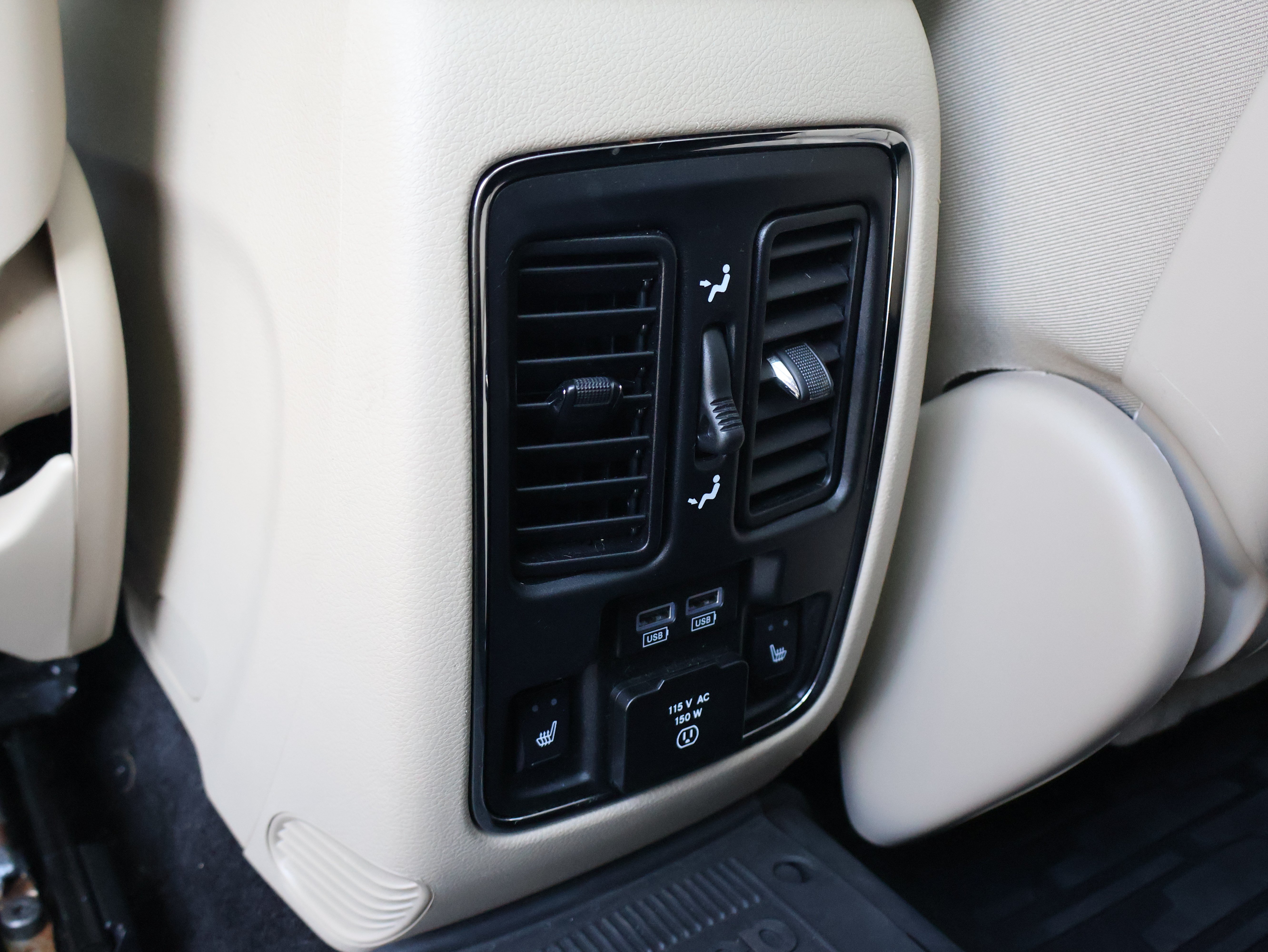 Used 2017 Jeep Grand Cherokee Limited w/ Luxury Group II AWD/4WD image 19