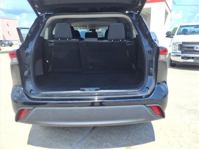 Used 2023 Toyota Highlander LE image 18