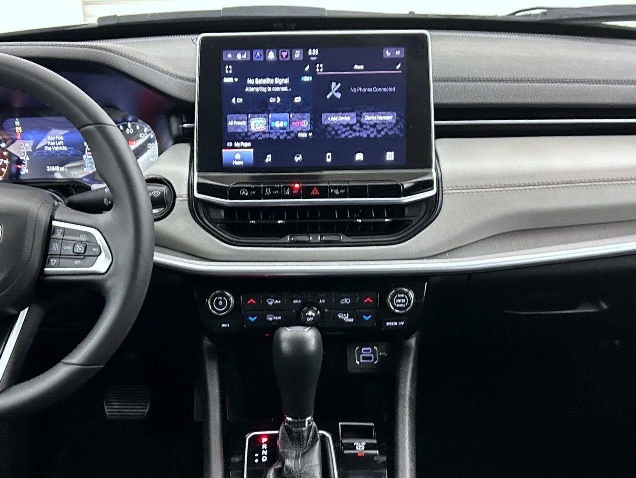 Certified 2025 Jeep Compass Limited AWD/4WD image 12