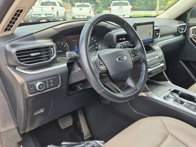 Used 2020 Ford Explorer XLT w/ Equipment Group 202A AWD/4WD image 20