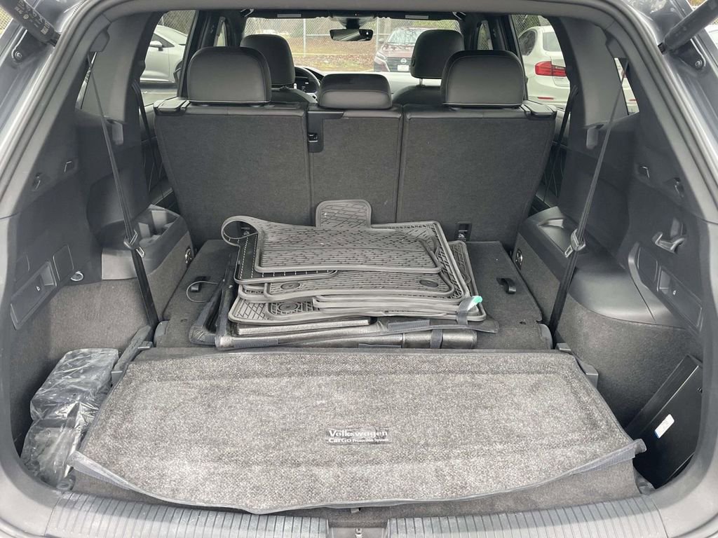 Used 2024 Volkswagen Tiguan SE R-Line w/ MDO Package, Three-Row image 49