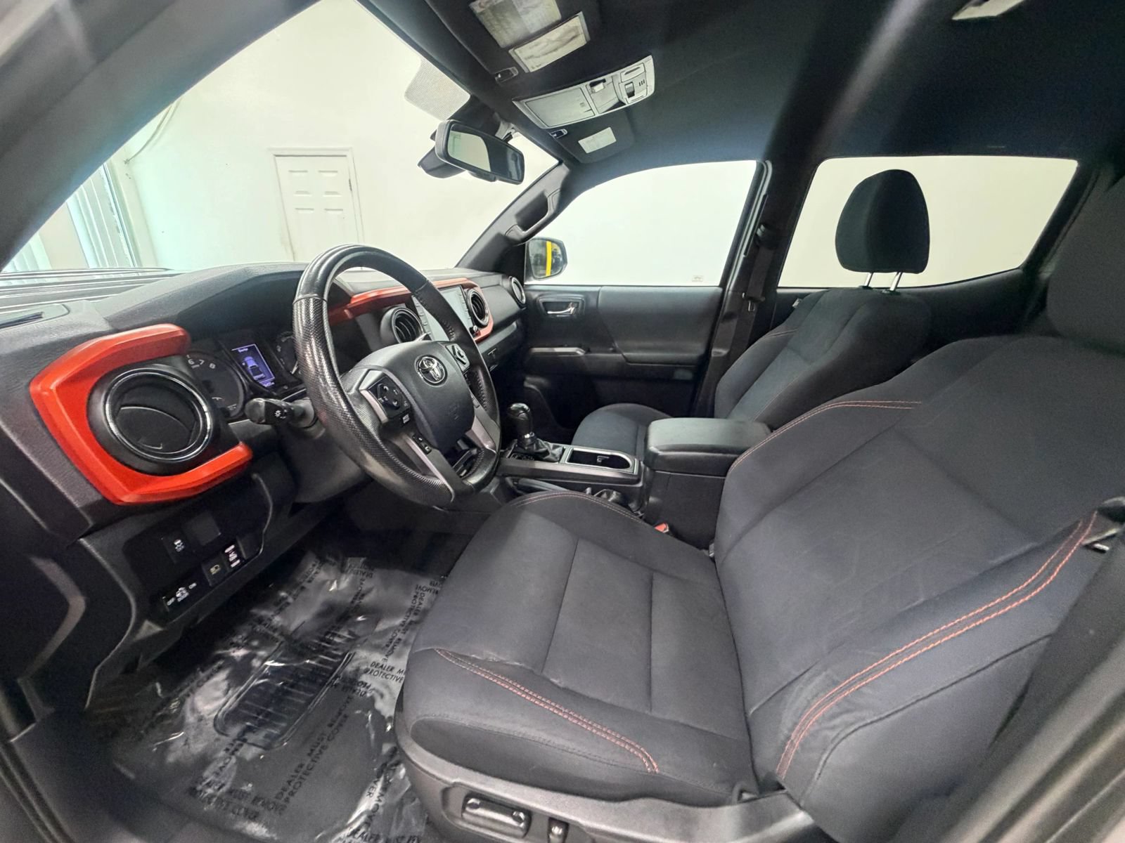 Used 2020 Toyota Tacoma TRD Sport AWD/4WD image 14