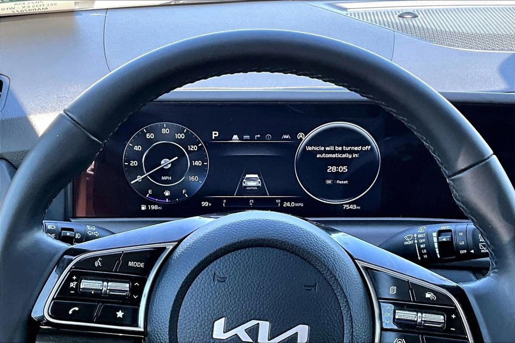 Used 2025 Kia Seltos EX FWD image 15