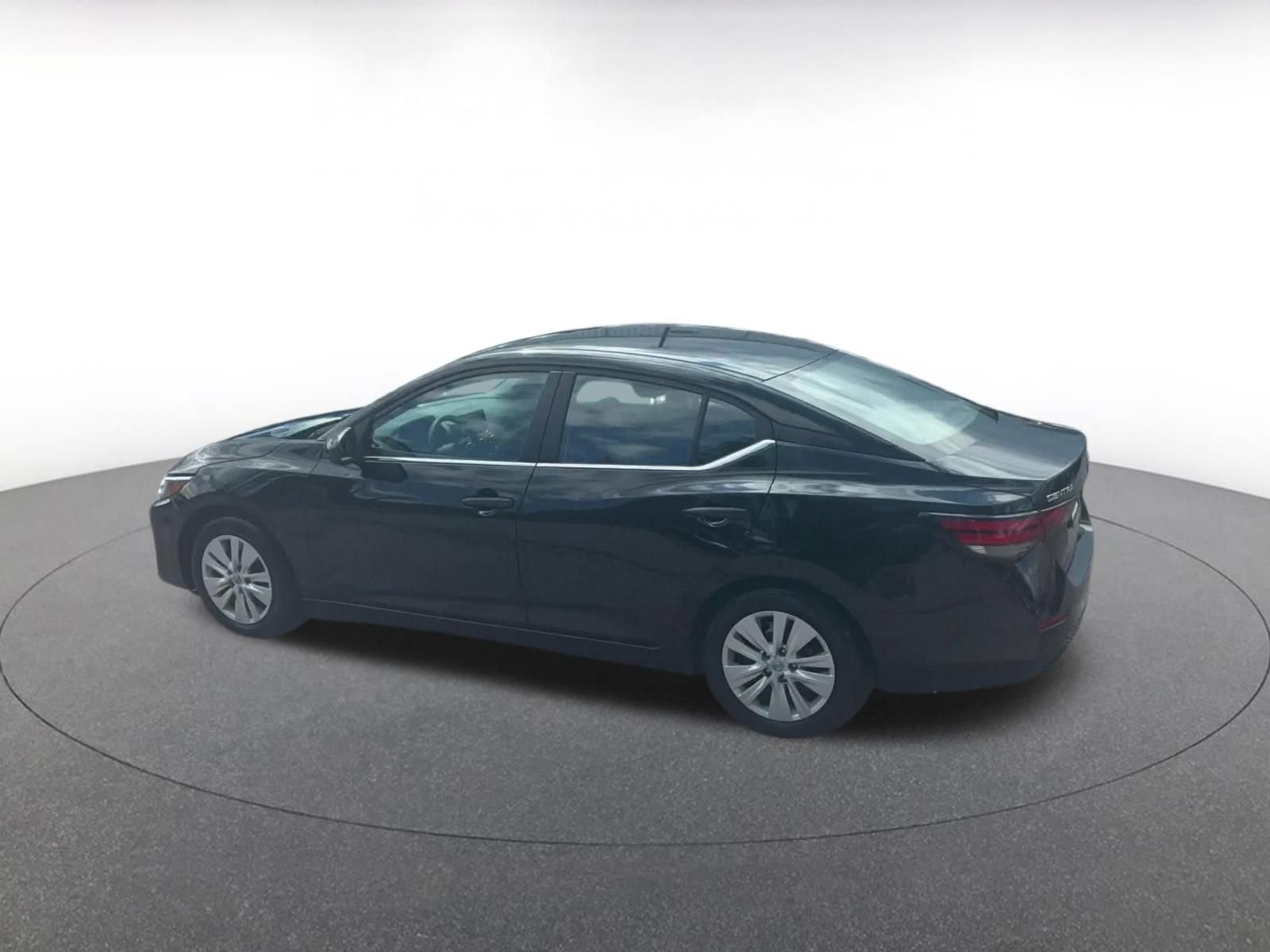Used 2025 Nissan Sentra S FWD image 10