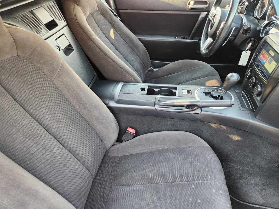 Used 2008 MAZDA MX-5 Miata Sport RWD image 16