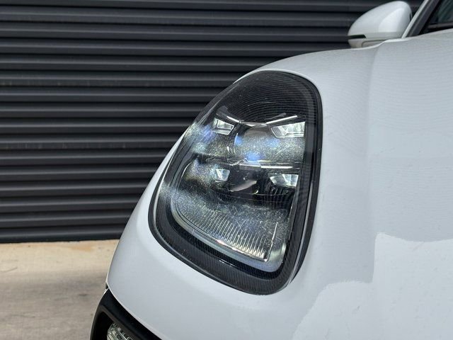 Used 2025 Porsche Macan AWD/4WD image 12