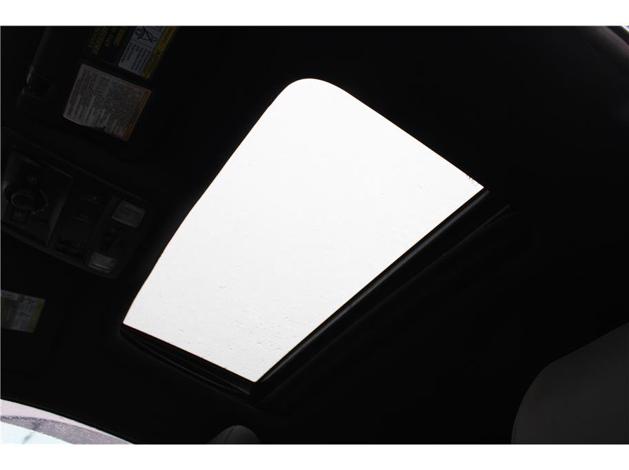 Used 2017 Toyota Tacoma TRD Off-Road w/ Premium & Technology Package image 32