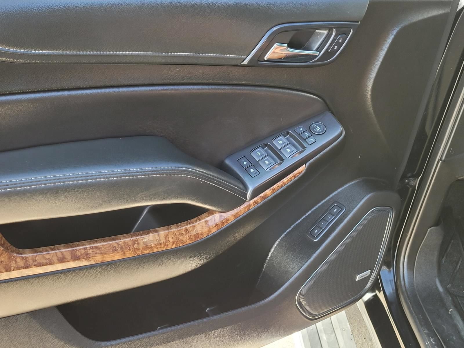 Used 2019 Chevrolet Suburban Premier w/ Premier Plus Edition RWD image 24