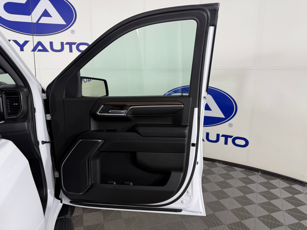 Used 2024 Chevrolet Silverado 1500 LT Trail Boss w/ Protection Package image 14