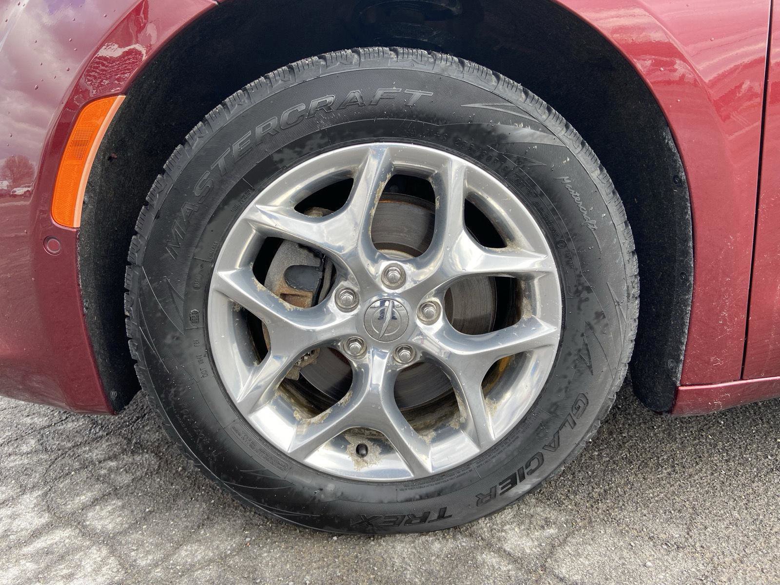 Used 2019 Chrysler Pacifica Limited w/ Advanced Safetytec Group image 23