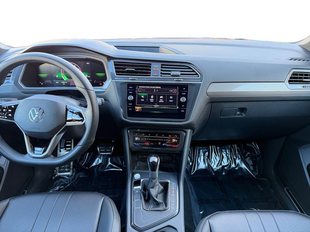Used 2024 Volkswagen Tiguan SE R-Line image 10