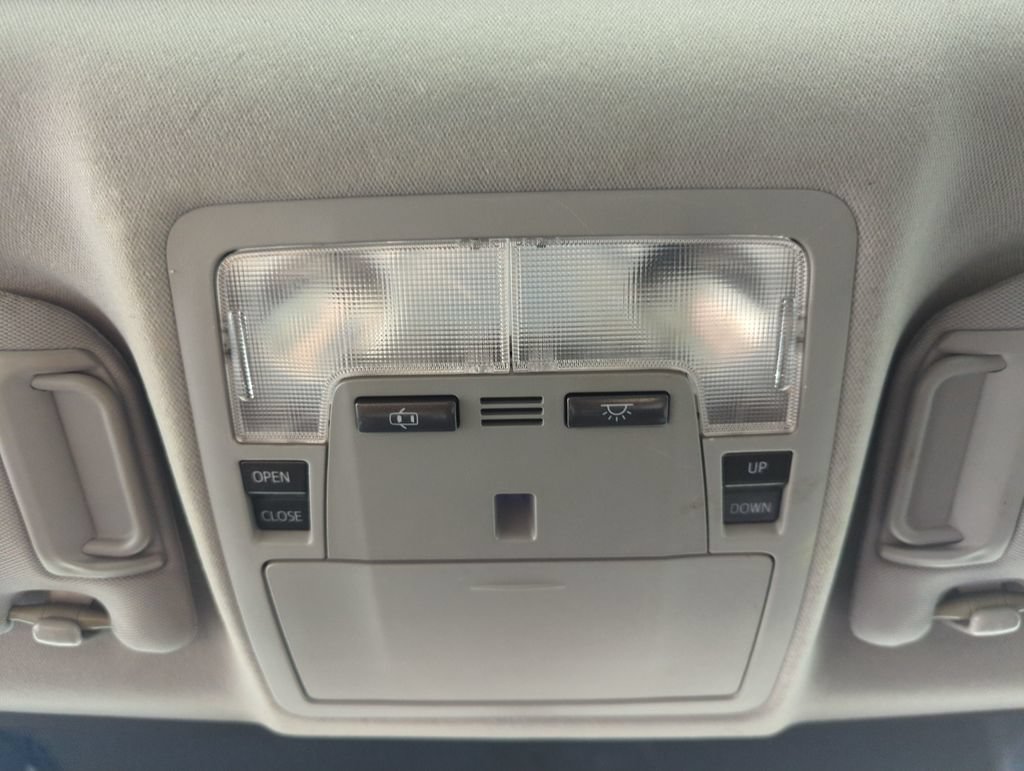 Used 2012 Toyota Camry LE FWD image 28