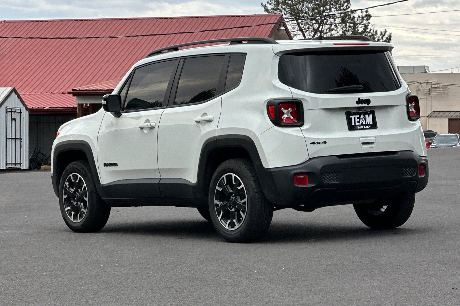 Used 2023 Jeep Renegade Latitude AWD/4WD image 6