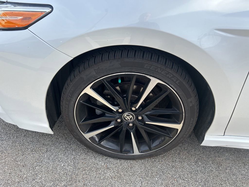 Used 2020 Toyota Camry XSE AWD/4WD image 9