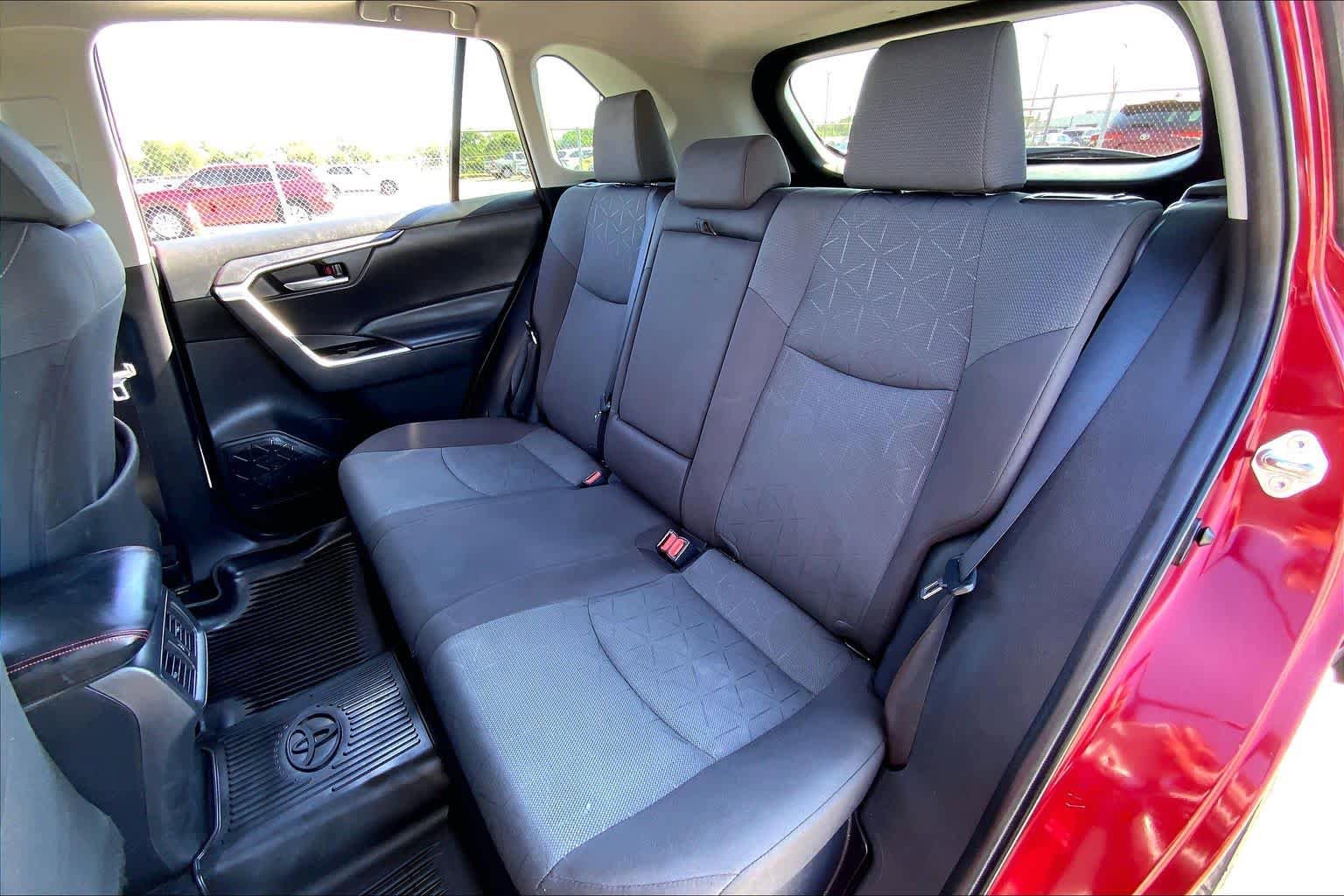 Used 2022 Toyota RAV4 XLE w/ Convenience Package AWD/4WD image 20