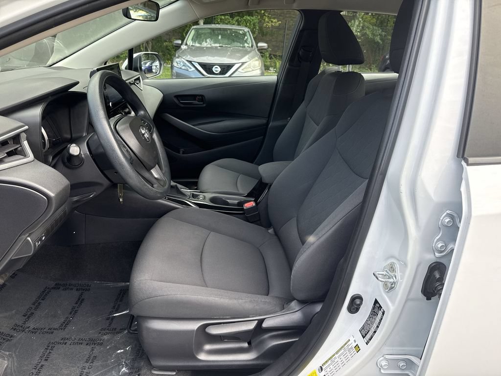 Used 2022 Toyota Corolla LE FWD image 13