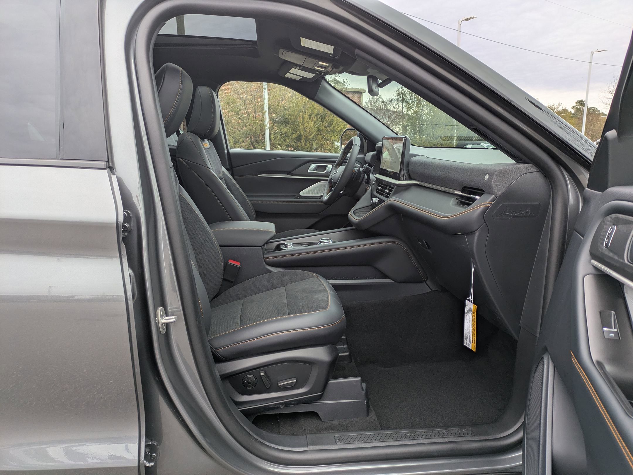 New 2026 Ford Explorer Tremor w/ Tremor Ultimate Package AWD/4WD image 35