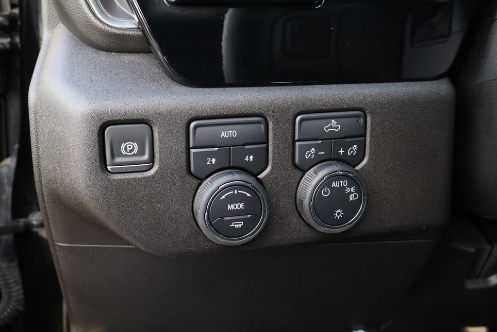 Used 2025 Chevrolet Silverado 1500 LT image 11