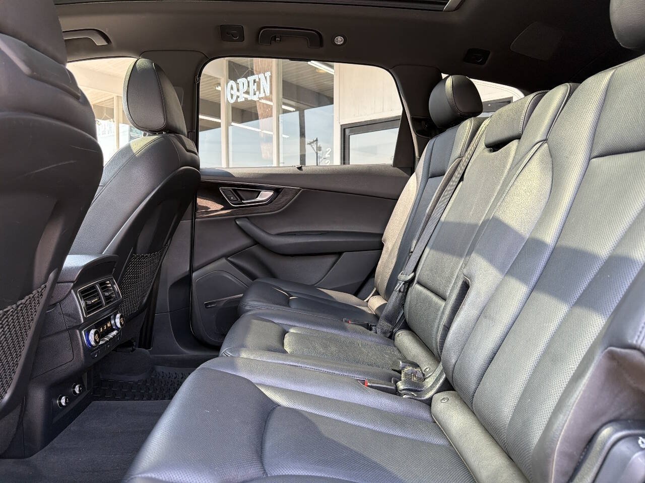Used 2018 Audi Q7 3.0T Prestige AWD/4WD image 28