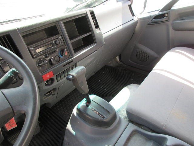 Used 2018 Isuzu NPR RWD image 8